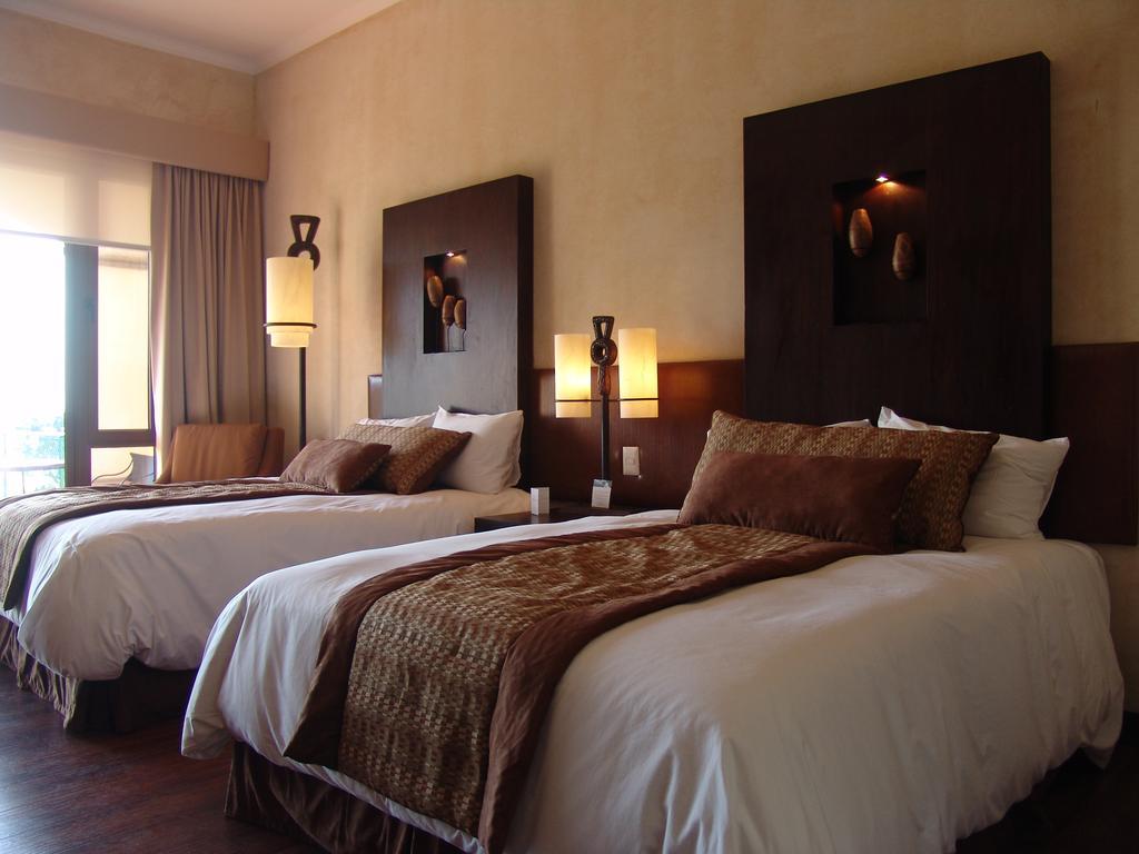 Hotel La Reunion Golf Resort And Residences Antigua Eksteriør billede