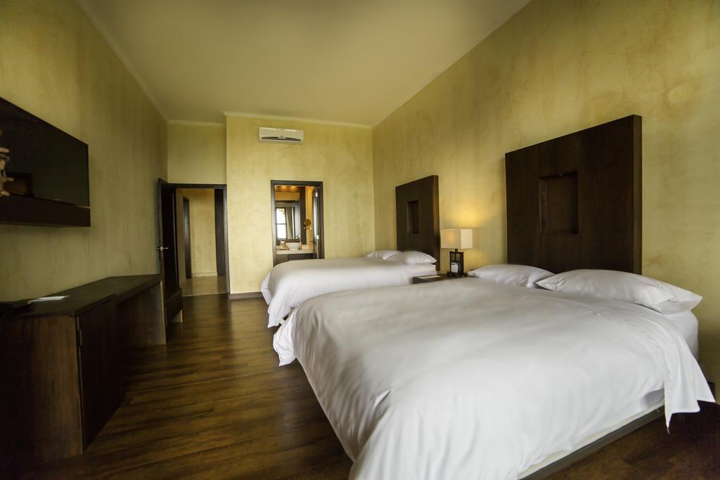 Hotel La Reunion Golf Resort And Residences Antigua Eksteriør billede