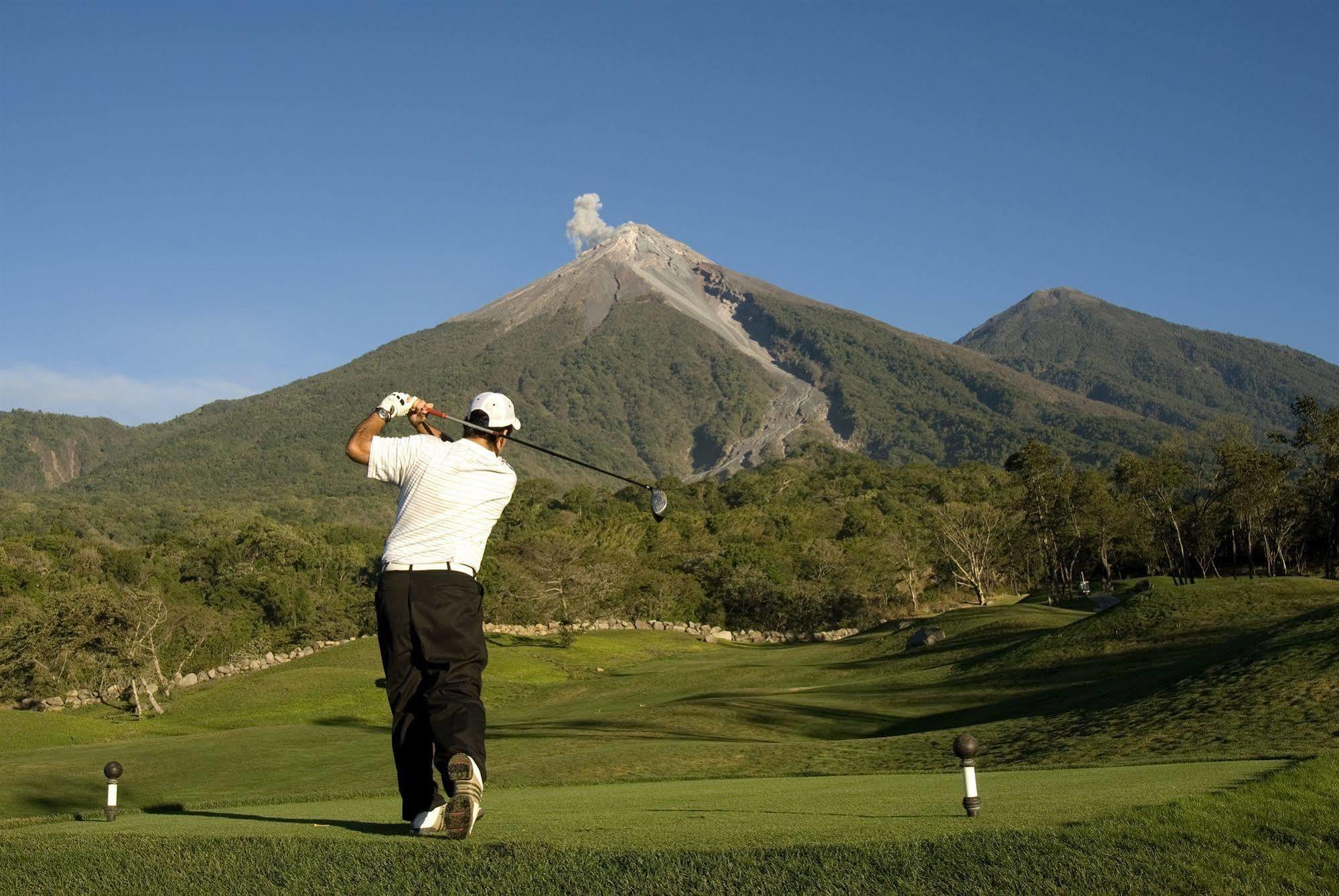 Hotel La Reunion Golf Resort And Residences Antigua Eksteriør billede