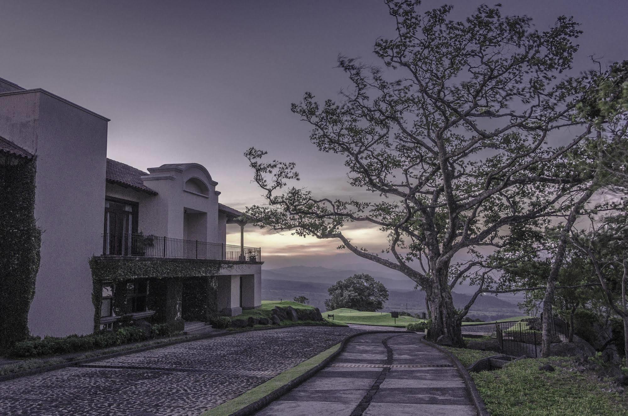 Hotel La Reunion Golf Resort And Residences Antigua Eksteriør billede